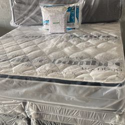Brand New King Pillow Top With Box Spring —-FREE PILLOWS  AND