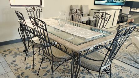 Dinning, Coffee and End Table Set