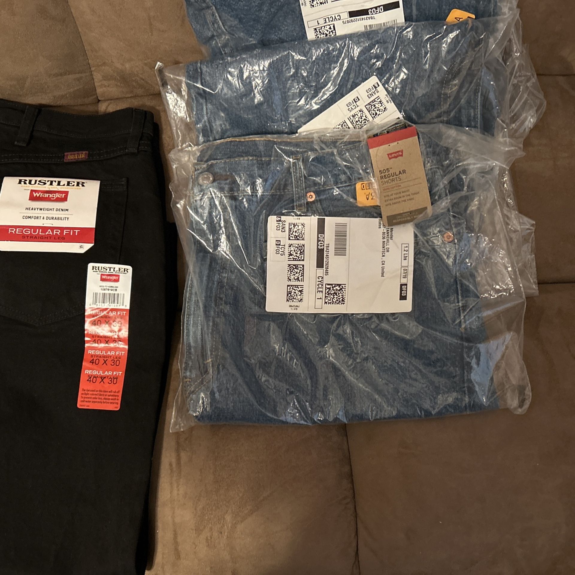 Jean Shorts Size 40; Black jeans 40x30