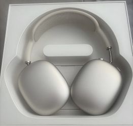 Apple AirPods Max USB-C Starlight