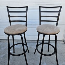 Stool Bar Chairs In Perfect Condition 
