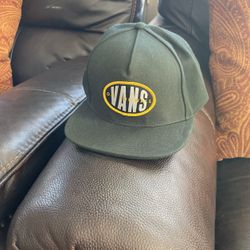 New Vans Off The Wall Snapback Cap.