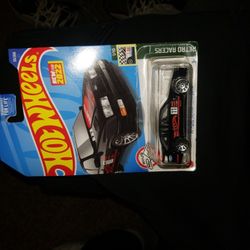 Hot Wheels '85 Ford Sierra Cosworth 