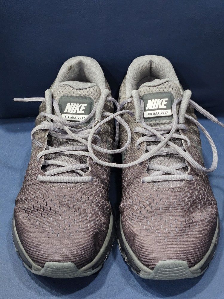 Nike Air Max 2017
Cool Grey Size 10