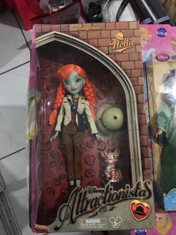 Disney Collectible Park Dolls and Queen Elinor