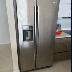 Brand New Refrigerator With Freezer 