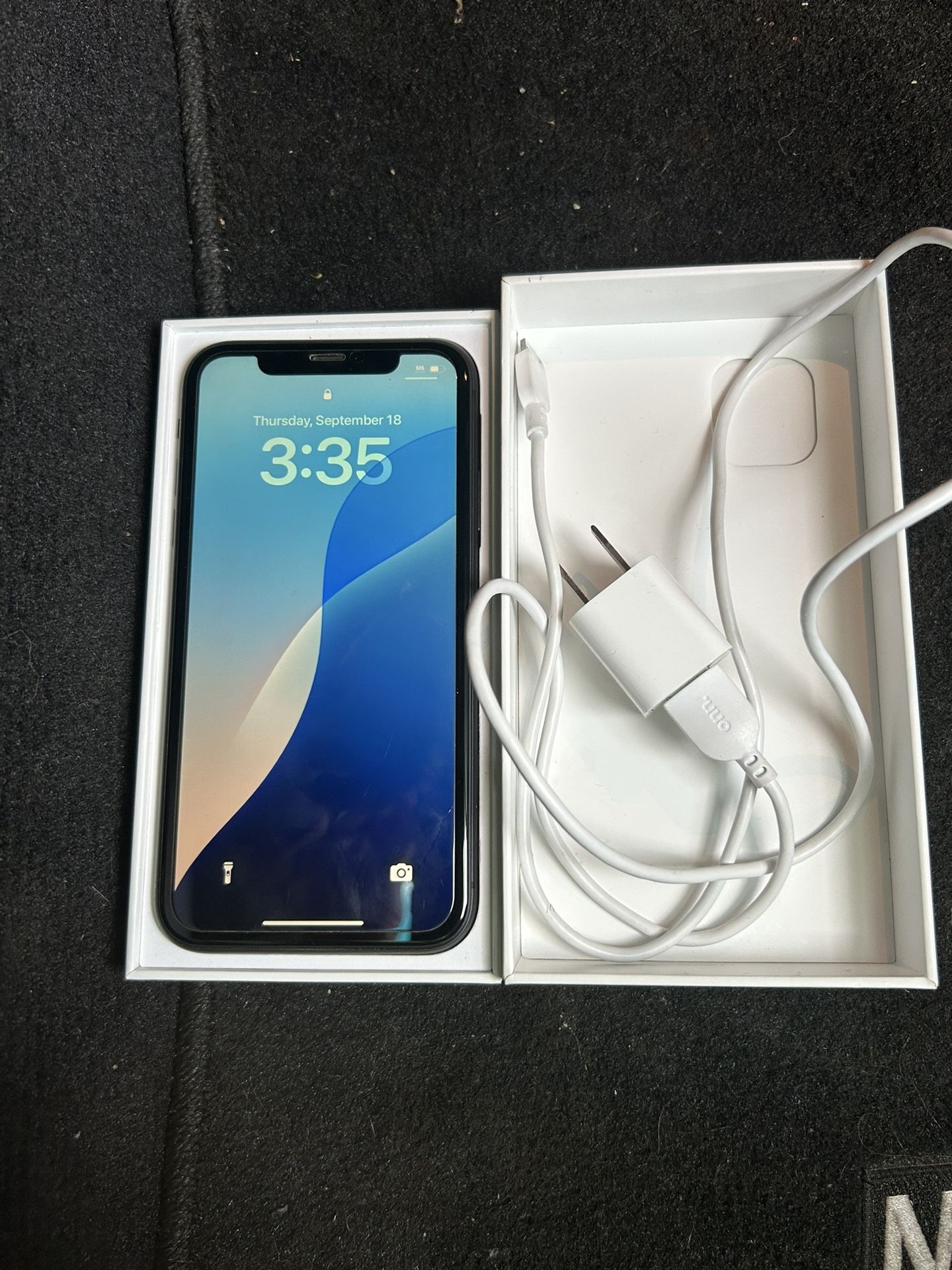 iphone 11 Unlocked 64GB