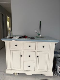 Kitchen island