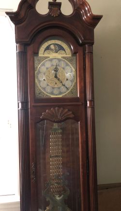 Howard miller grandfather clock. 600$ cash/Venmo