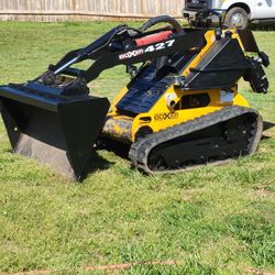 Skid Steer  Run and operate really good.