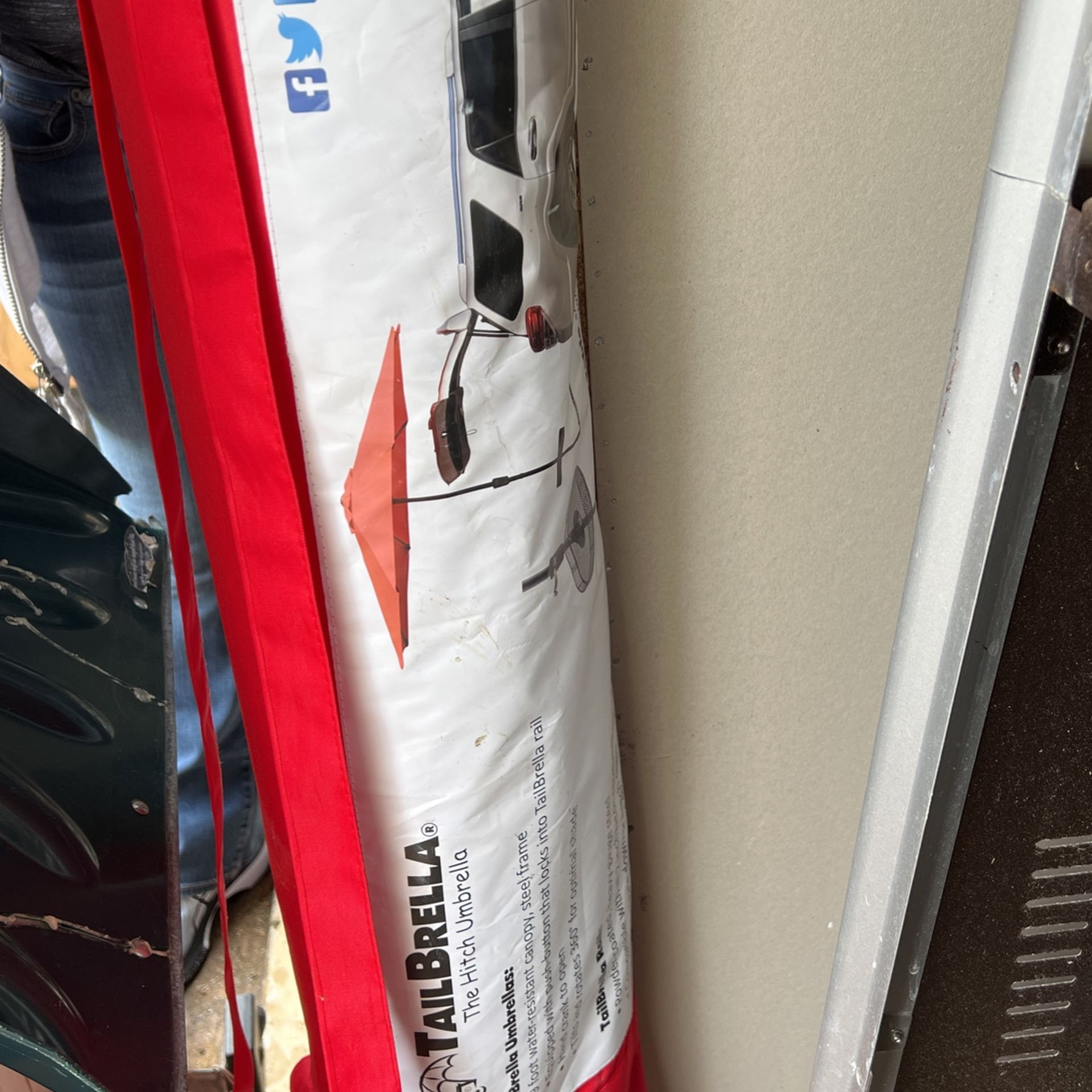 Never used tail Breller the hitch umbrella