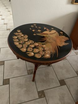 Antique/ Decorative Round Table