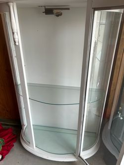 VINTAGE BOW FRONT WHITE GLASS LIGHTED CHINA CABINET