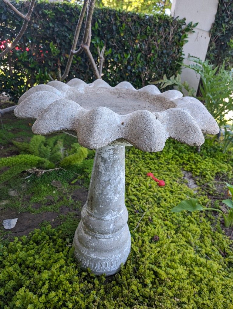 Nice Concrete Birdbath Fountain Yard Garden Sculpture Bird Bath