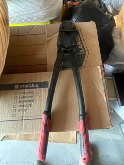 Bolt cutters