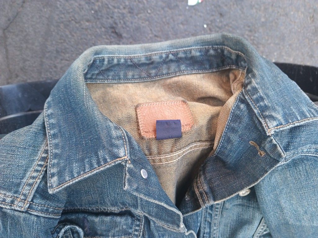 Gap mens Denim Jacket .