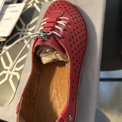New Womens Red Leather Shoes Size 7.5- Reduced Price