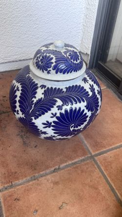 Dark Blue Pottery with Lid 