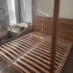 Four Poster King Bed – Modern Minimalist