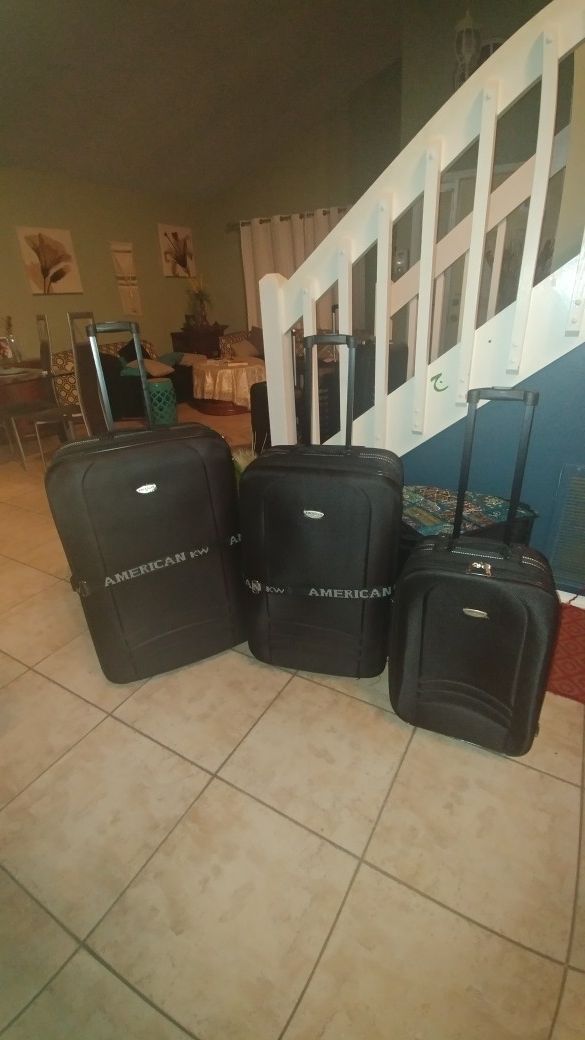 Brand new set of suitcases American Way brand