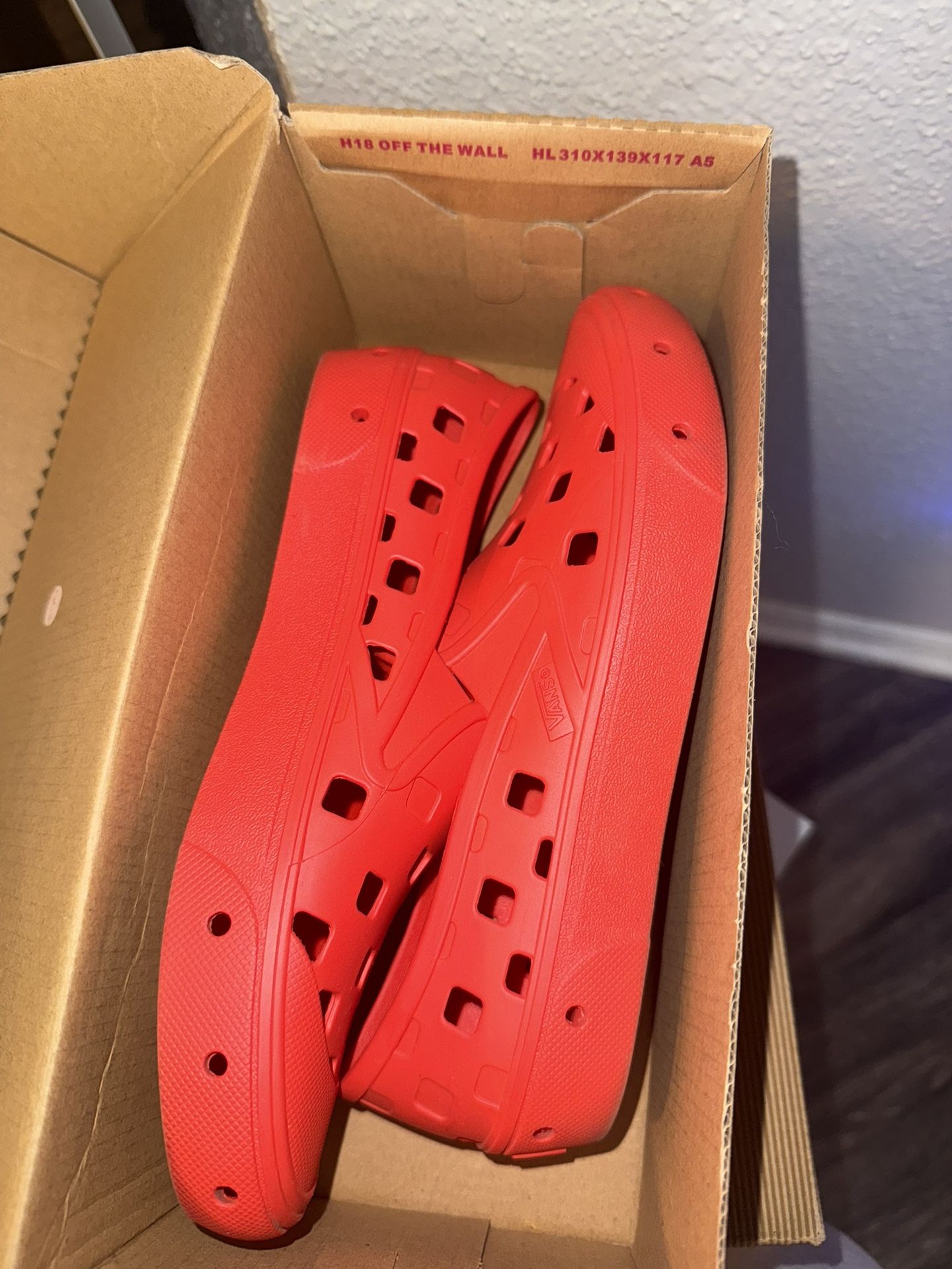 RED WATER SHOES (VANS)