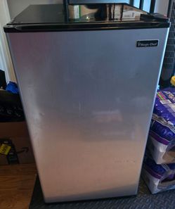 Mini fridge