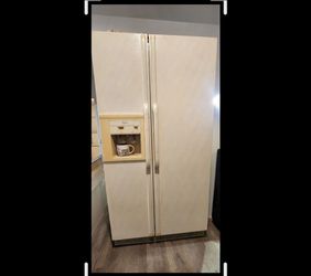 $50 Whirlpool
27 cu ft Standard-Depth 36-in Wide Side-by-Side Refrigerator with Ice Maker ,Water and Ice Dispenser