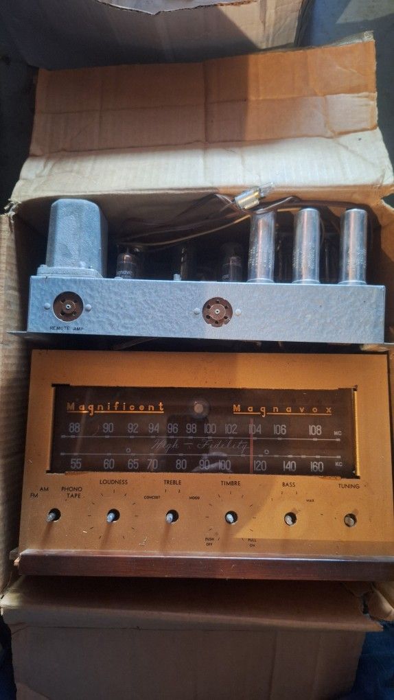 VINTAGE TUBE AMP TUNER CLOCK MAGNAVOX MAGNIFICENT $100 BUCKS