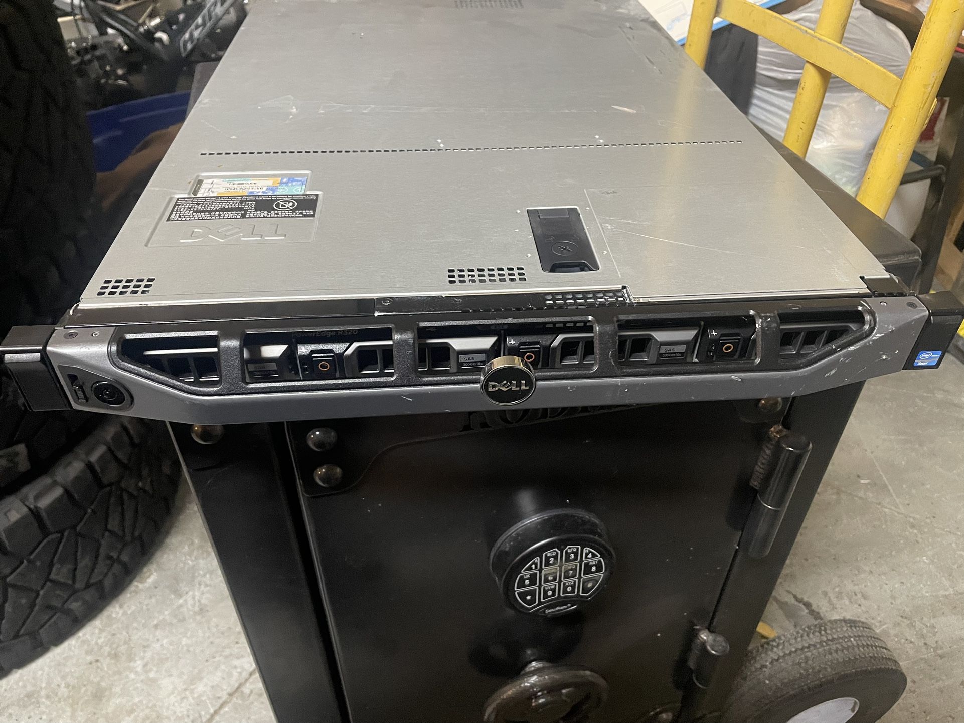 Dell R320 Server 16 Tb Ram, 4x3.5” Hdd, 