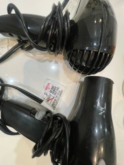 2 Blow dryers