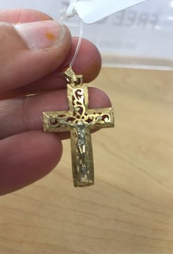 Cross pendant