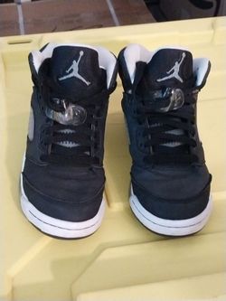 Moonlight/ Oreos retro Jordans size 4.5Y $100
