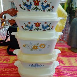 Vintage CorningWare w/Plastic Lids (5)