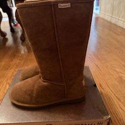 BearPaw Size 9