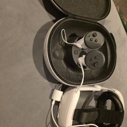Meta Quest 3 with Case And Exteneded Battery