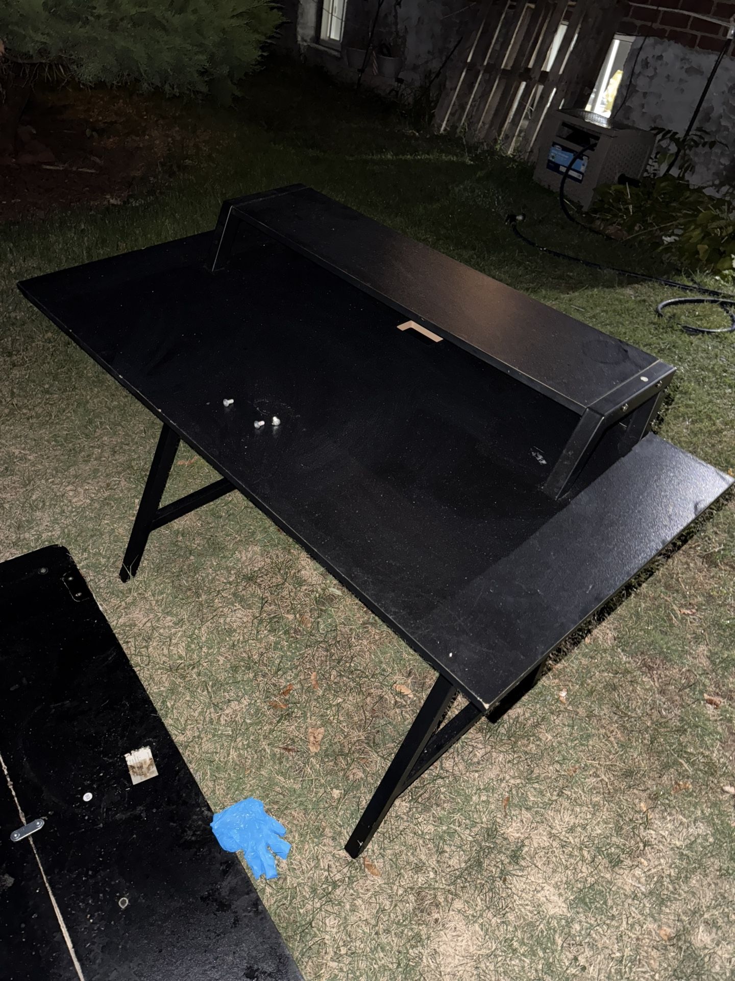 Black Computer Desk With 3 Plugs And 2 Usb Ports