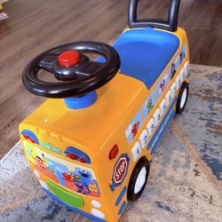 Toddler ride on bus with sounds