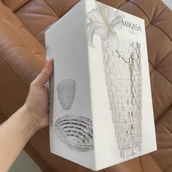 Flower Pot Brand New In Its Box 