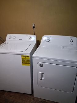 Hotpoint washer and Amana dryer set