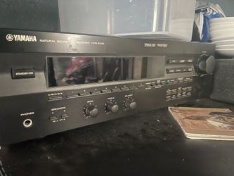 Vintage Yamaha Receiver With 3 Speakers And 1 sun