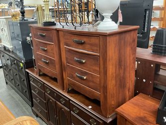 Set of 2 Nightstands