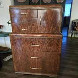 ❤️‍🔥Stunning Vintage Art Deco Waterfall Dresser – Solid Wood, Beautiful Grain!❤️‍🔥
