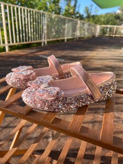 Sparkling girls shoe