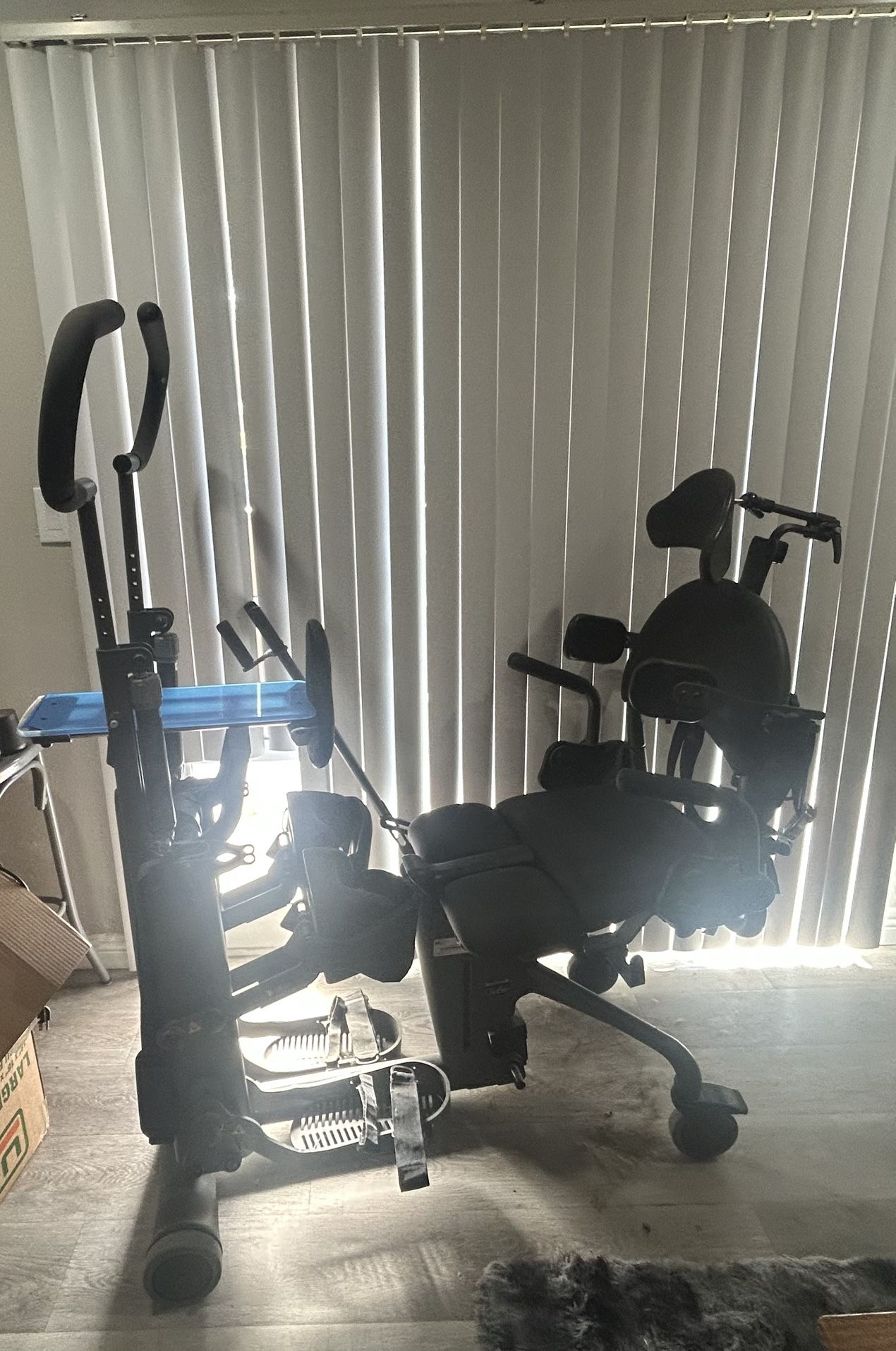 Quadriplegic/Paraplegic Therapy Exercise Machine