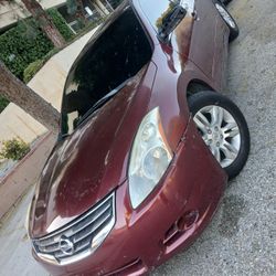 2011 Nissan 