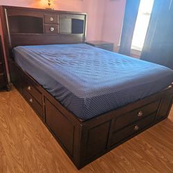 Bedroom Set - Queen