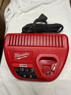 Milwaukee cargador