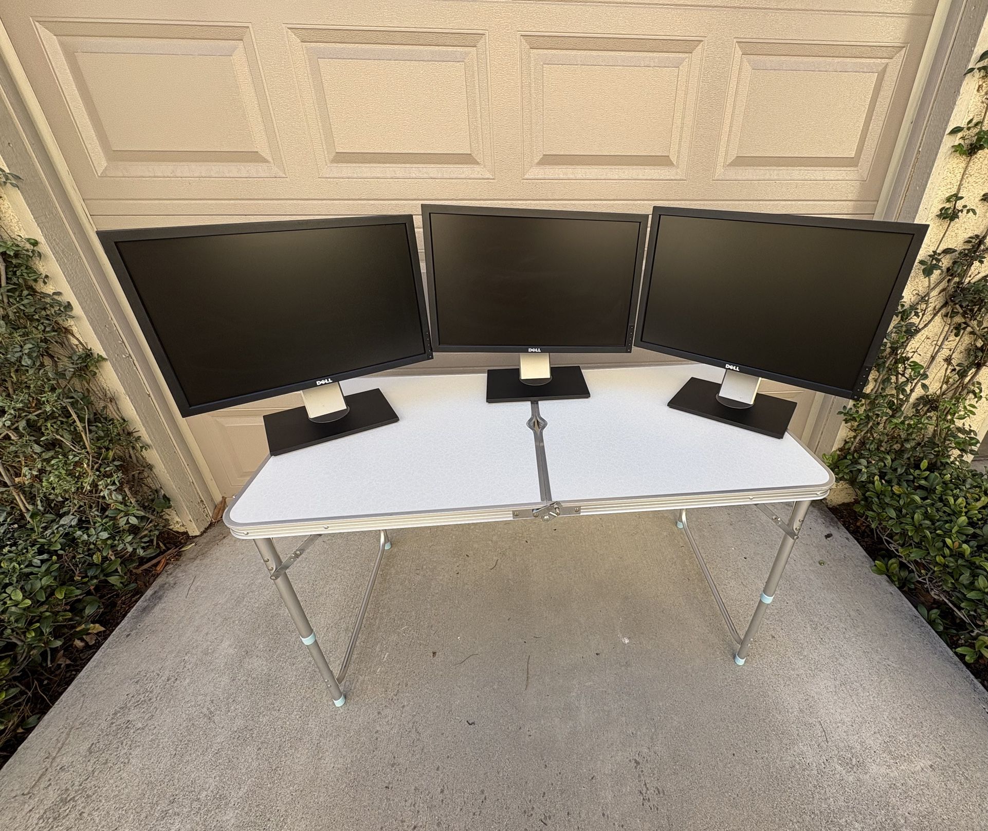 Dell Monitors 22" (3)