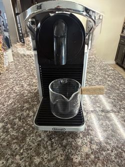 Nespresso Pixie Espresso Machine by De'Longhi