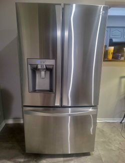 Refrigerator - Kenmore - Counter Depth